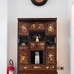 아파트 Magikrooms Domus *