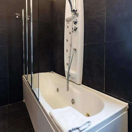 Magikrooms Domus Apartament *